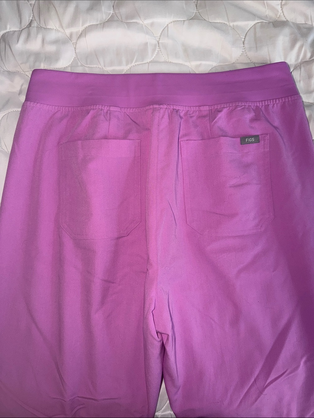Figs Women’s Scrub Set: Catarina Scrub Top Livingston High-Rise Straight Leg - Picture 6 of 6